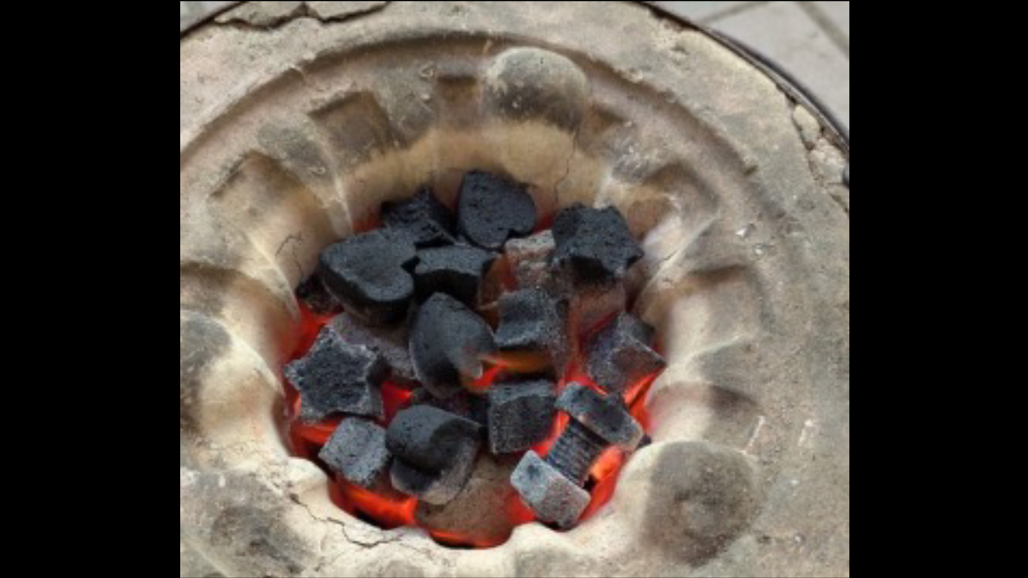 Enjoy a Charcoal Briquette BBQ and Experience the Lifestyle of a Historic Post Town